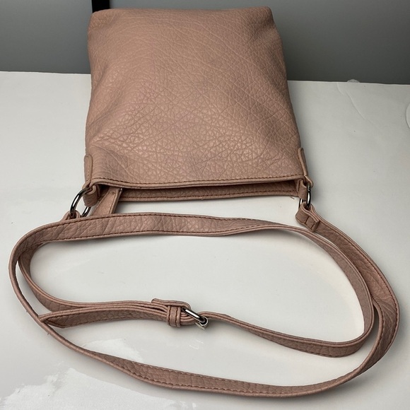 Preloved Nine West Textured Crossbody Adjustable Strap Bag Colour Shade of Peach - Picture 11 of 17